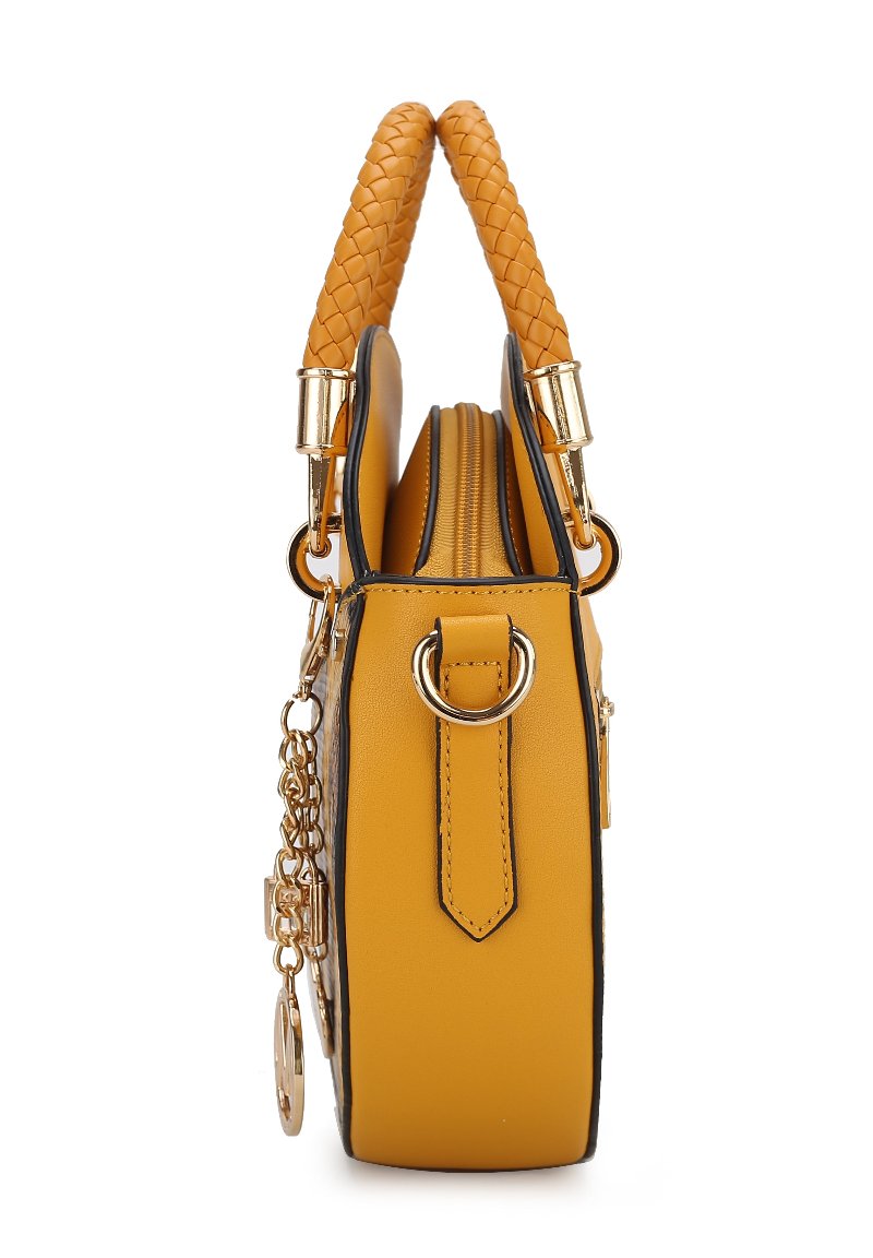 A stylish yellow leather handbag featuring a gold chain and clasp, perfect for adding a touch of elegance to any outfit.

